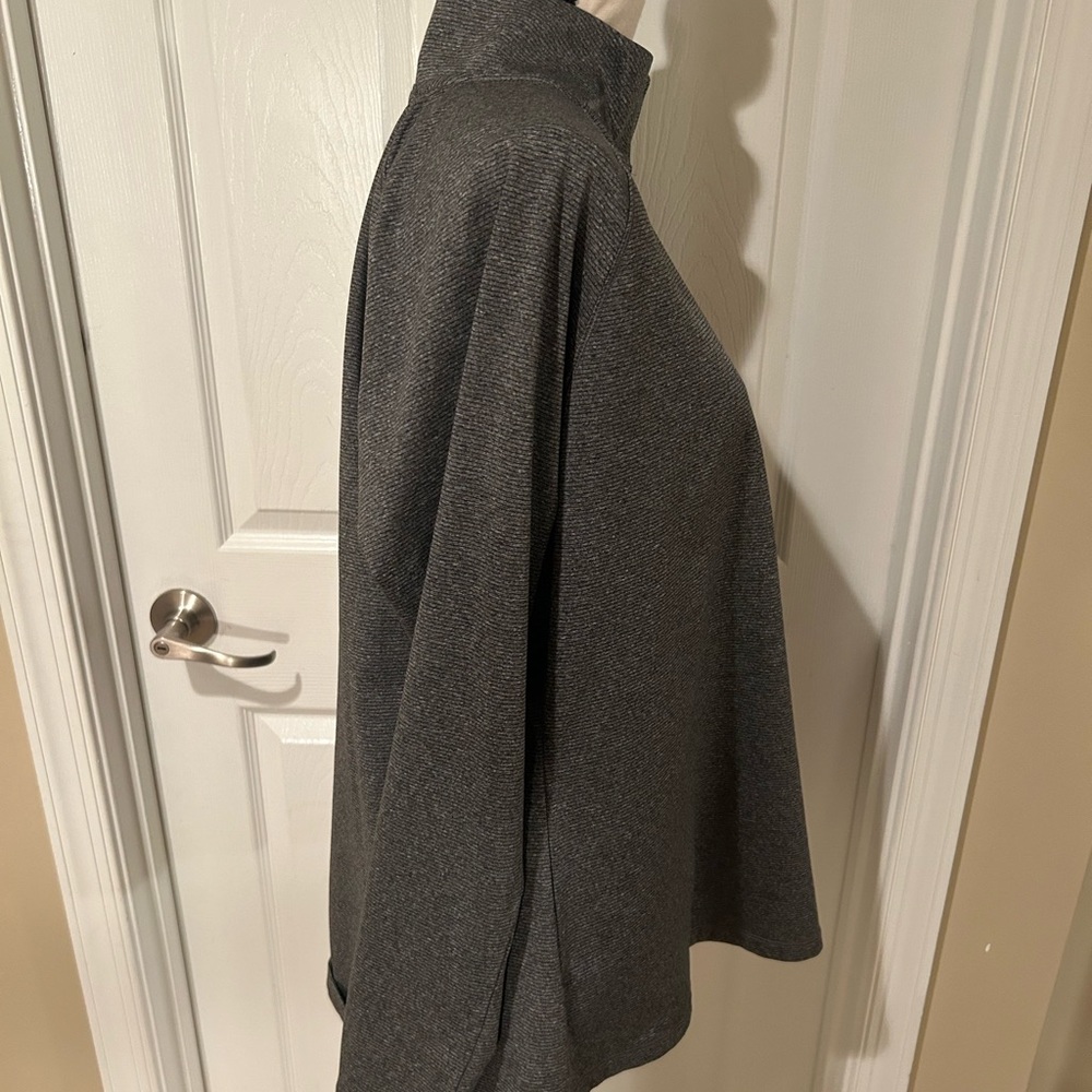 Iowa Hawkeye 1/4 Zip Grey Textured Pull-Over - Picture 6 of 6